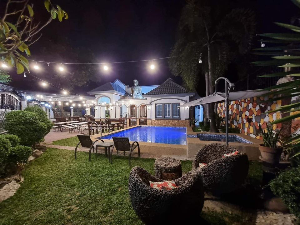 FOR SALE POOL VILLA RESORT TYPE HOUSE IN ANGELES CITY PAMPANGA NEAR MARQUEE MALL Aslagan