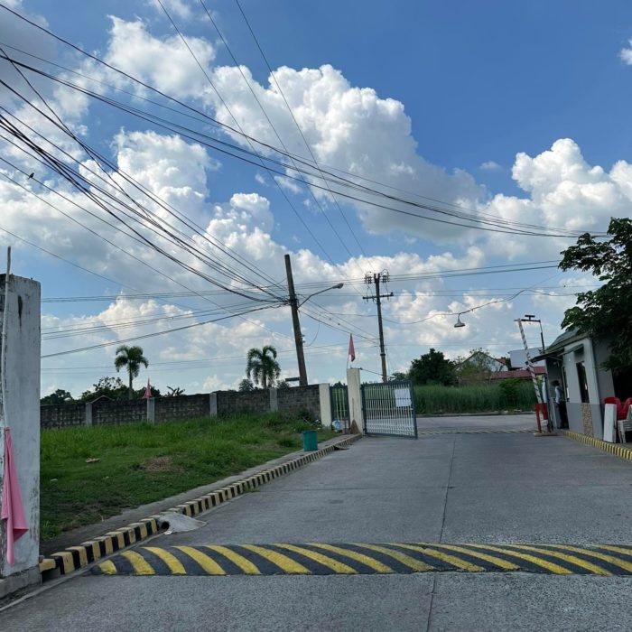 FOR SALE RESIDENTIAL LOT IN ANGELES CITY NEAR MARQUEE MALL Aslagan